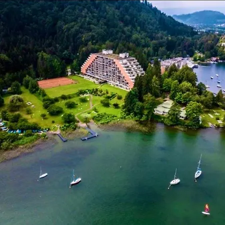 Am Ossiachersee Mit Eigenem Seezugang Landskron
